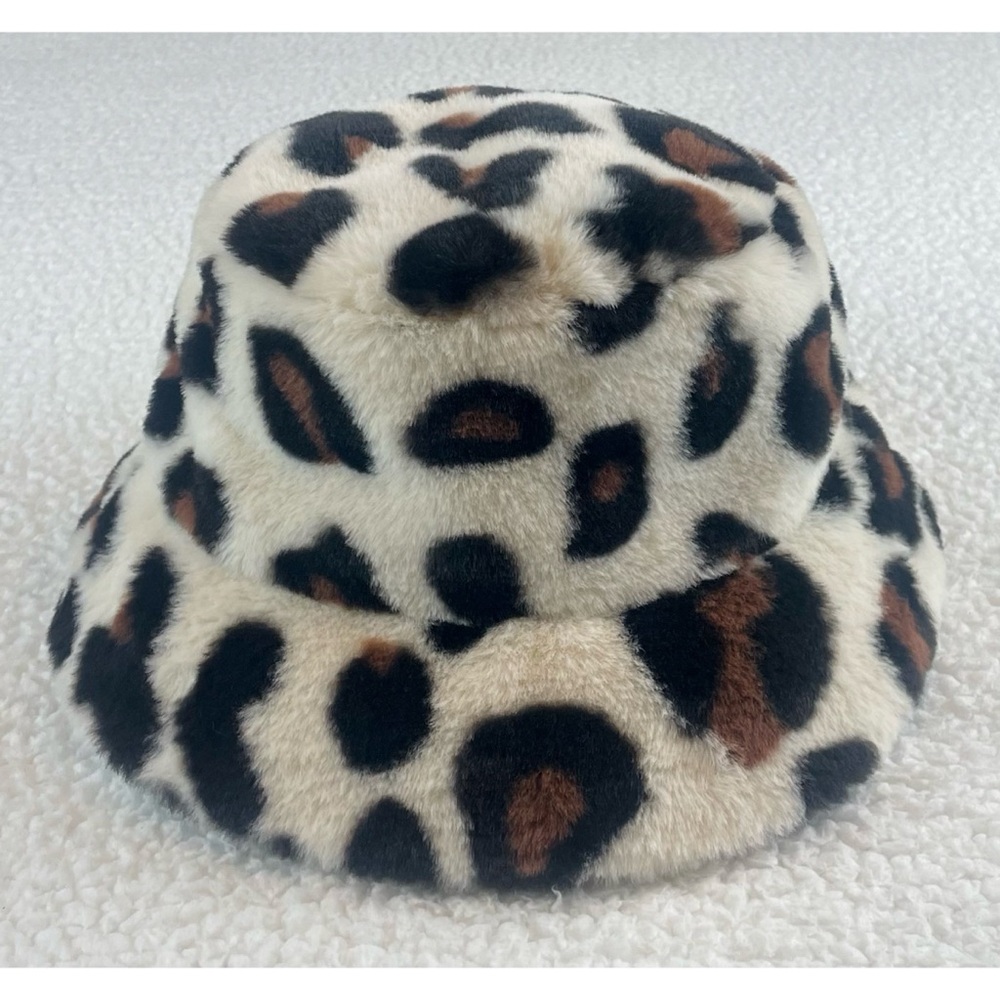 BADGLEY MISCHKA • Leopard Print Faux Fur Bucket Hat - Picture 3 of 11